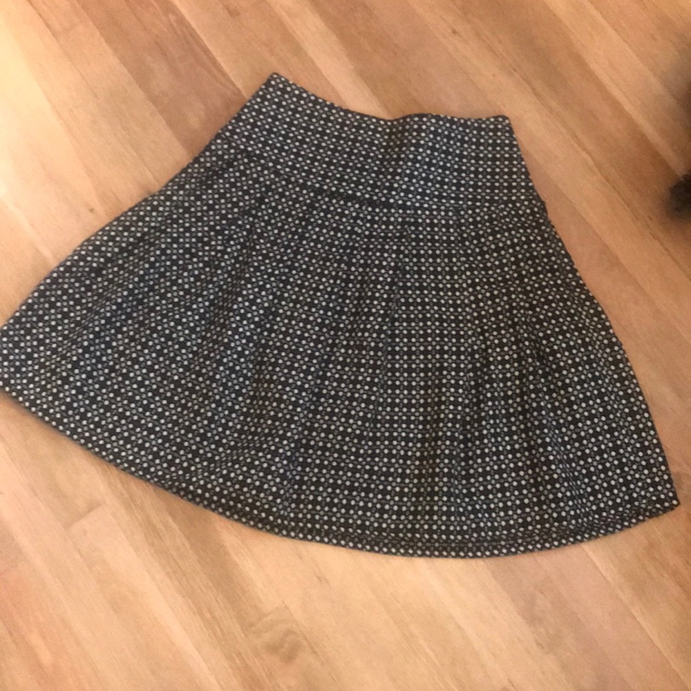 Blk and white skirt size 3